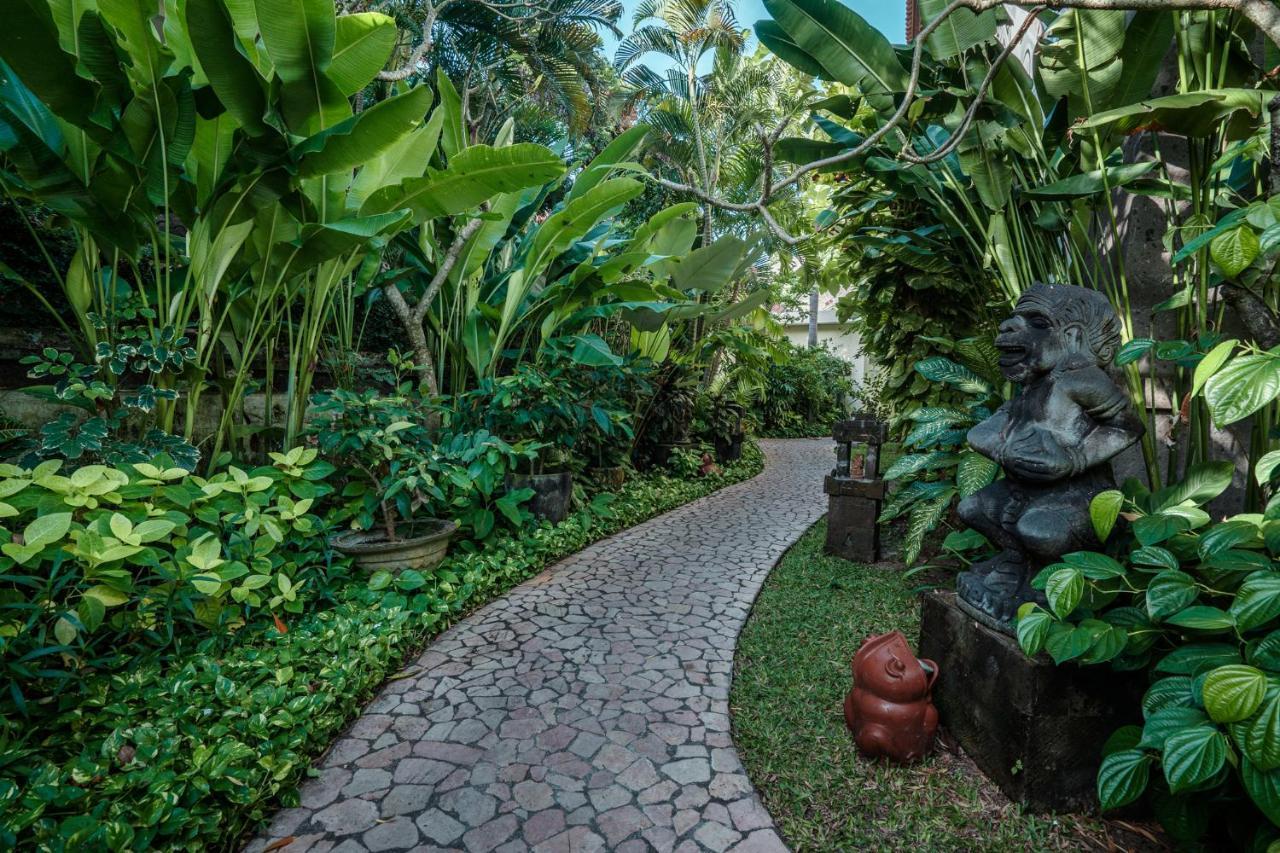 Hotel Kumala Pantai Legian Εξωτερικό φωτογραφία