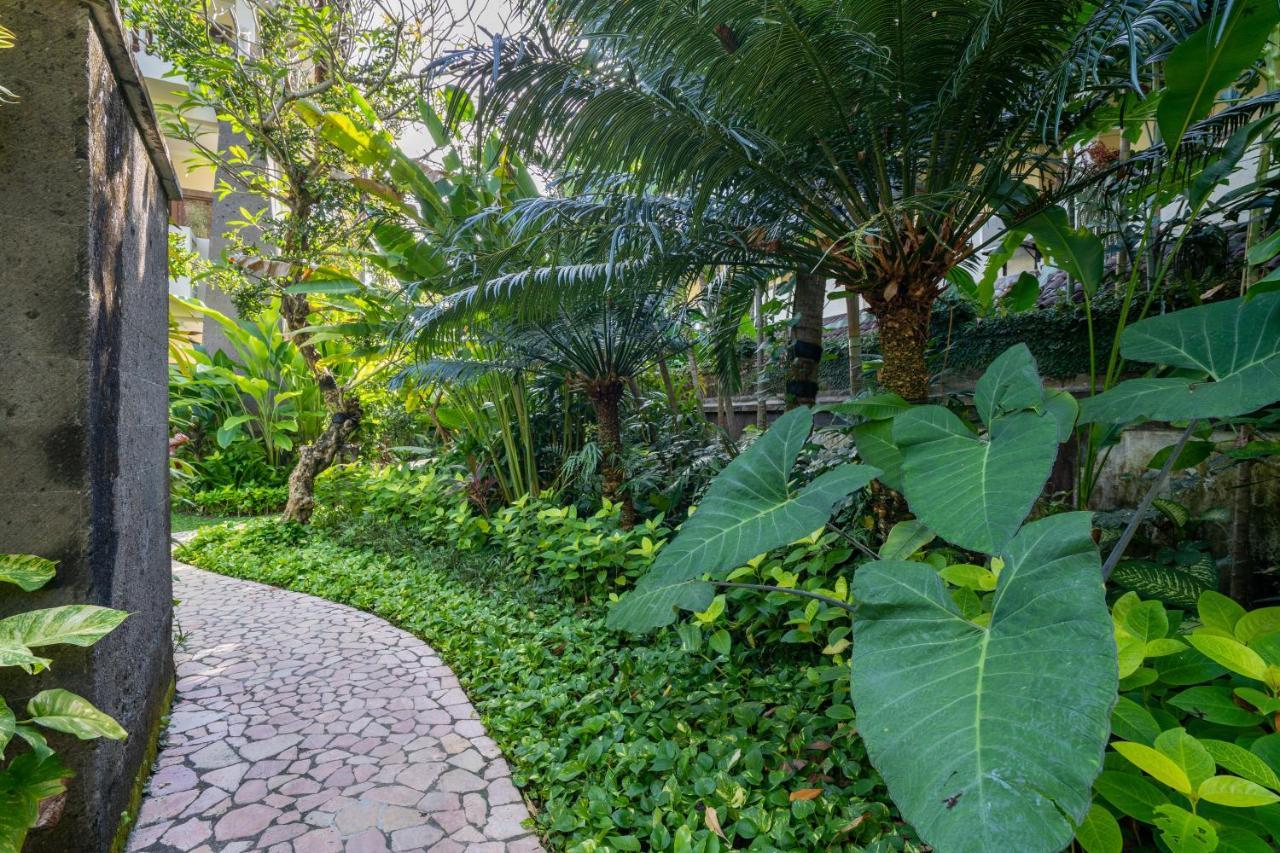 Hotel Kumala Pantai Legian Εξωτερικό φωτογραφία