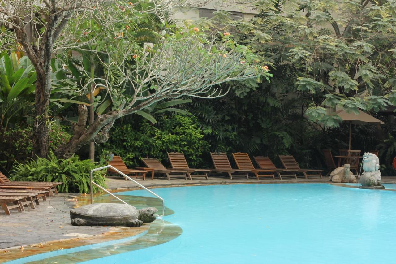 Hotel Kumala Pantai Legian Εξωτερικό φωτογραφία