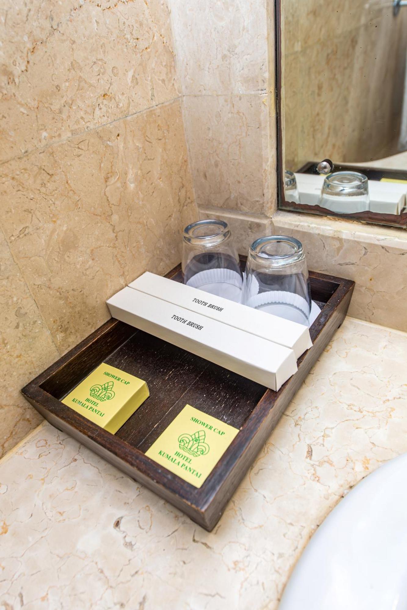 Hotel Kumala Pantai Legian Εξωτερικό φωτογραφία